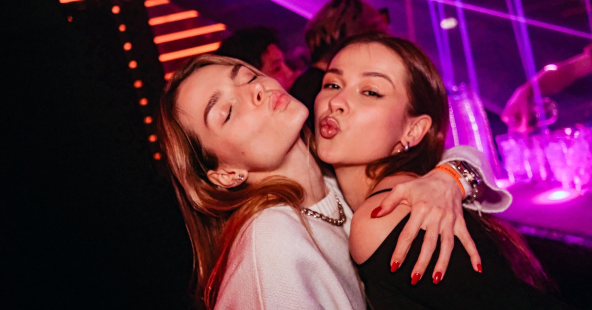 Hongkong 3stündiger Lan Kwai Fong Pub Crawl GetYourGuide