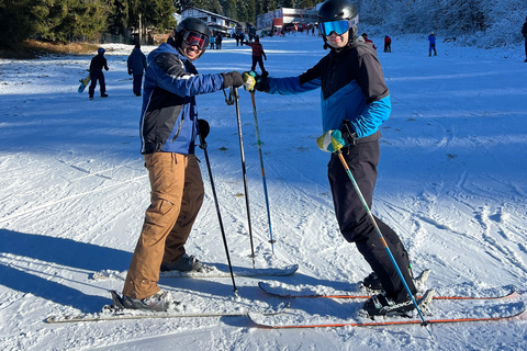 Brasov: Excursión de un día con clases de esquí para todas las edades y niveles