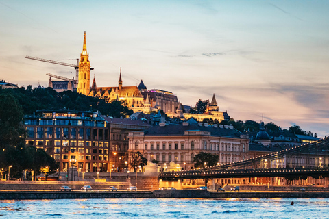 Budapest : Dîner-croisière à 4 plats avec spectacle de pianoDîner à 4 plats