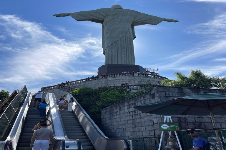 Sunrise Rio Tour: Christ the Redeemer + Mirante Dona Marta + Selarón