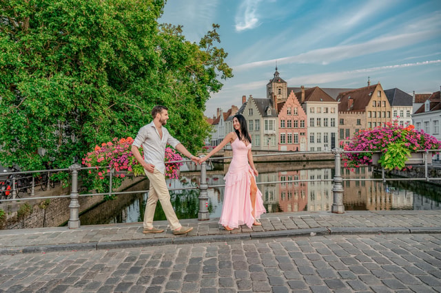 Bruges : Your private 30min. photoshoot in the medieval city