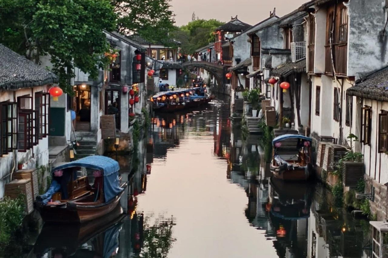 Shanghai: Zhouzhuang Water Town Day Tour with Tea & Pingtan Ancient Town + Boat Tour