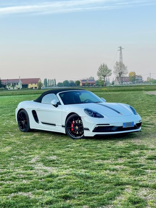 Porsche Milano Drive