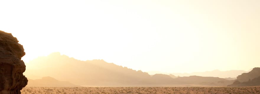 Au départ de Wadi Rum : excursion en jeep de 2 heures avec repas et nuitée