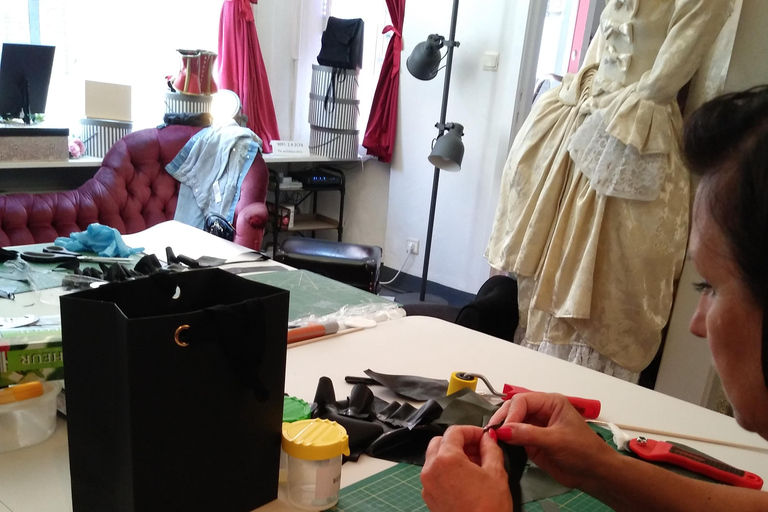 بروج: ورشة عمل ملابس اللاتكسبروج: ورشة عمل ملابس اللاتكس (خاصة)