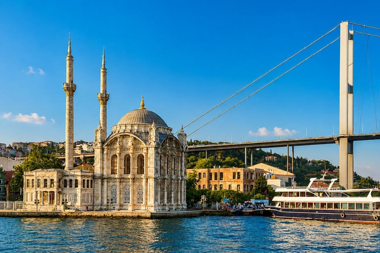 Istanbul: Bosphorus Cruise with Late Lunch and Scenic Views