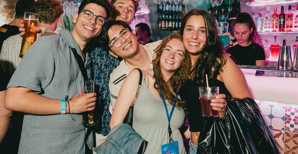 Krakow: New Year's Eve Pub Crawl 1-hour Open Bar + Clubs