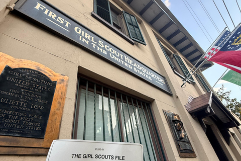 Savannah Sleuths: Hands‑On Kids Scavenger Hunt: Savannah, GA English