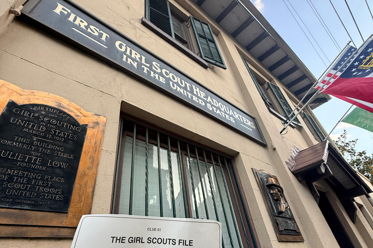 Savannah Sleuths: Hands‑On Kids Scavenger Hunt: Savannah, GA English