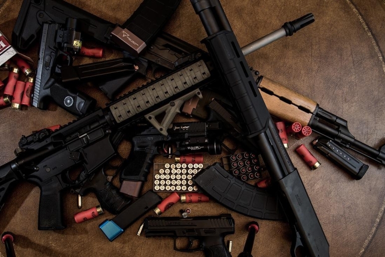 Von Krakau aus: Schießstand mit Abholung vom Hotel und Rücktransfer zum HotelRekrut - Grundwaffenpaket - 4 Waffentypen - 15 Schuss