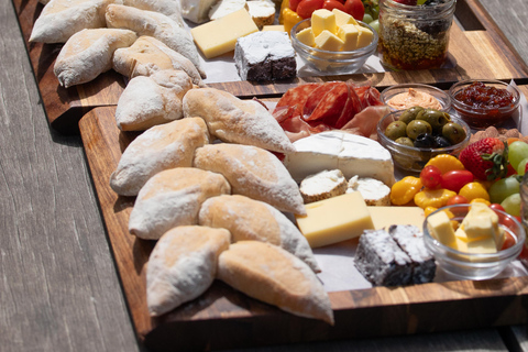 Constantia: Wine Walk with Lunch and Enchanting Stories