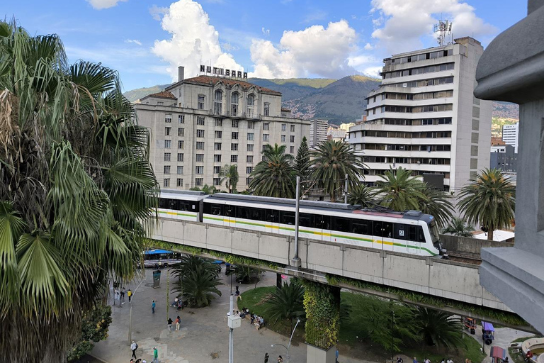 Medellín Through Time – City Sightseeing Tour | Subway, Metrocable, and Historic Center