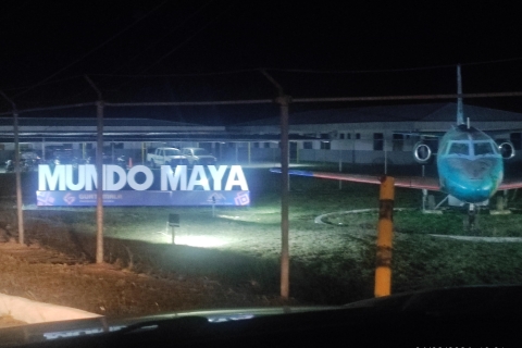 Vom Flughafen Mundo Maya zu deinem Hotel /Flores oder TikalVom Flughafen Mundo Maya zu deinem Hotel auf der Insel Flores