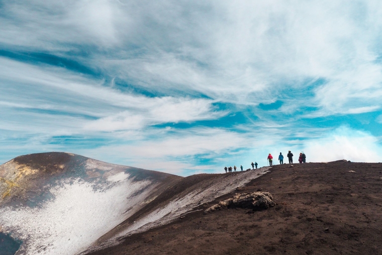 Monte Etna: excursión guiada de medio día y caminataMonte Etna: tour guiado de medio día y caminata