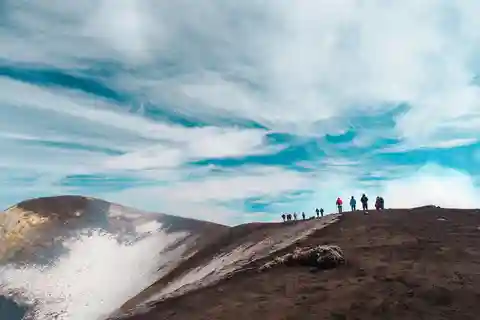 Etna: tour di mezza giornata con guida ed escursione
