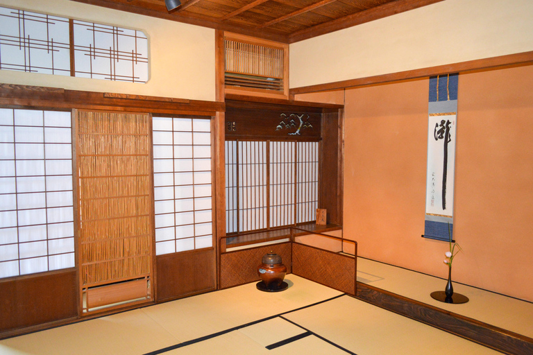 Kanazawa: Kimono Tea Ceremony in Higashi Chaya District