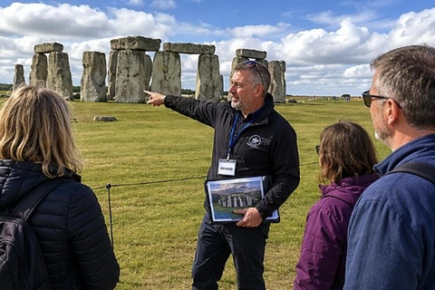 London: Stonehenge, Bath, & Castle Combe Small Group Tour
