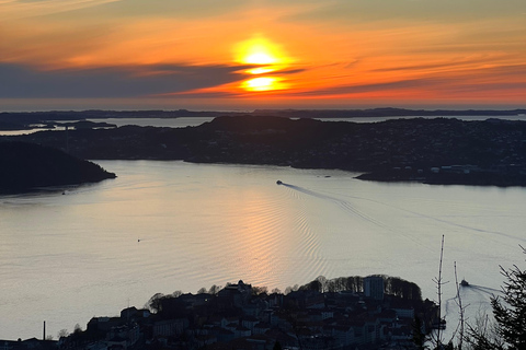 Bergen: Aventura nocturna de inverno - Caminhada com lanterna de cabeça