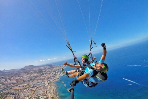 Tandem paragliding flight in Tenerife. Aerobatic Flight. 1000m flight with high G force manoeuvres