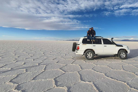 From San Pedro de Atacama: 3-Day Uyuni Salt Flats Tour