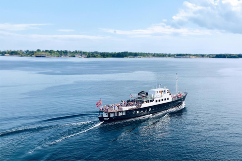 奥勒松：峡湾“Flyt-Bar”水上酒吧派对奥勒松：峡湾上的“Flyt-Bar”水上休闲派对