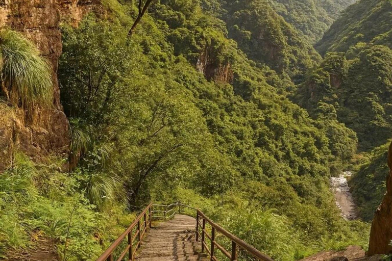 Guangzhou: Guangdong Grand Canyon & Falls Day Trip