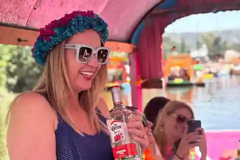Mexico City: Xochimilco Boat Party with Unlimited Drinks