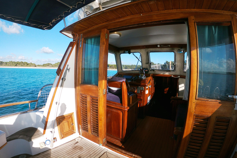 From Cala Galdana: Menorca Calas Boat Trip w/ Local Snacks Sunset Private Boat Trip