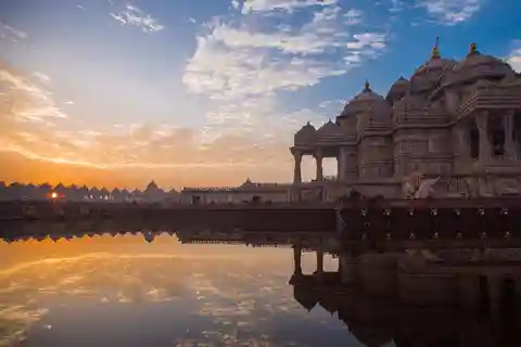 Delhi Akshardham Temple Exhibition Light and Water Show Tour
