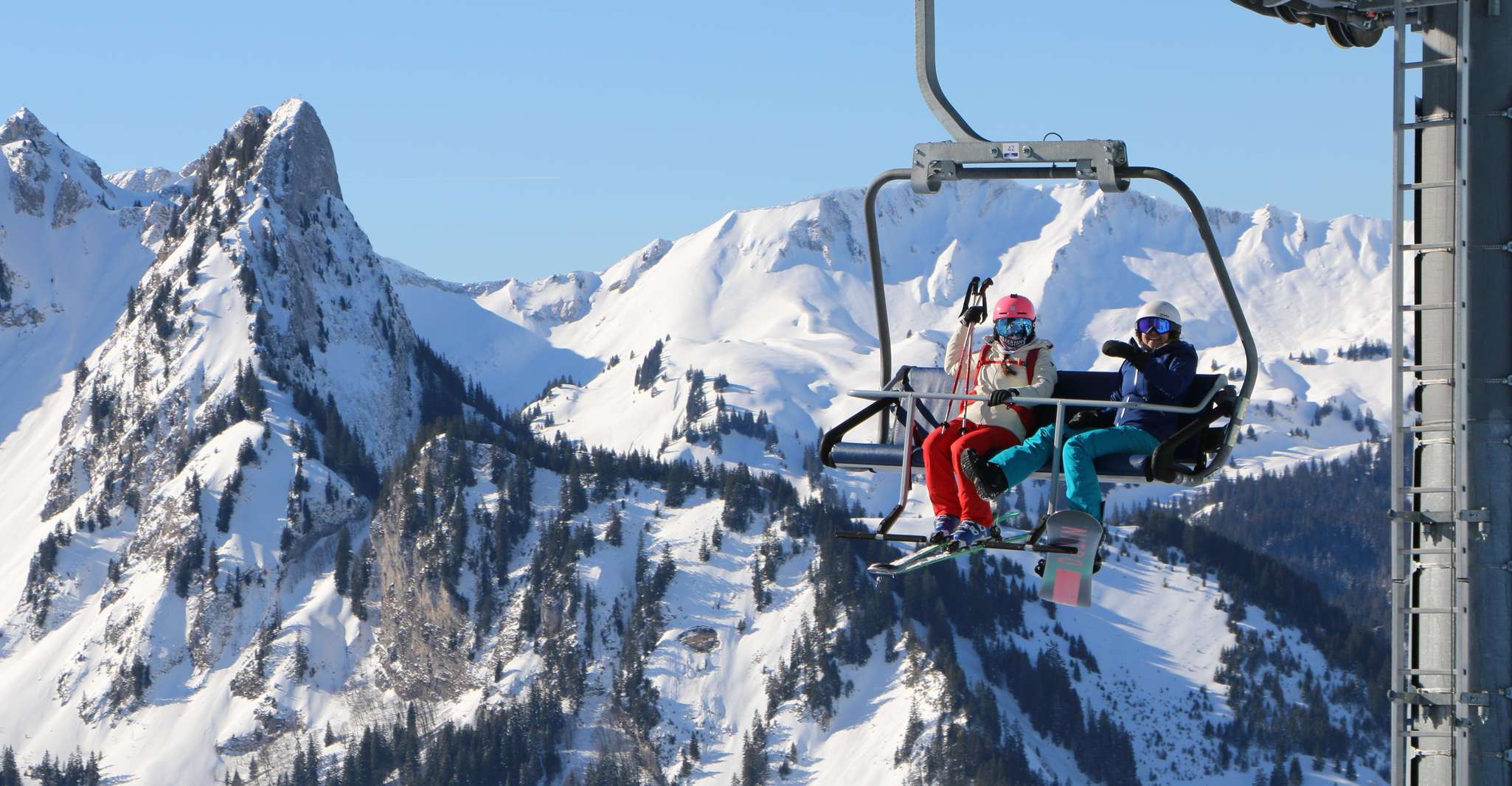 Switzerland, Private Skiing Day Tour for any level - Housity