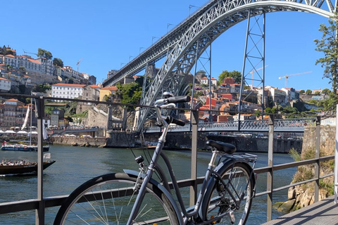 Porto & Gaia: Bike Rental Douro to the Beach E-Bike 2 Hours