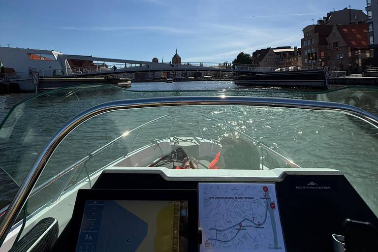 Gdansk: 1-Hour Private Electric Boat Cruise with Skipper