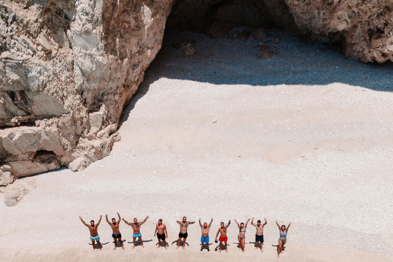 Prywatna łódź na Zakintos: jaskinie Keri, Mizithres, Agalas (maks. 5 osób)