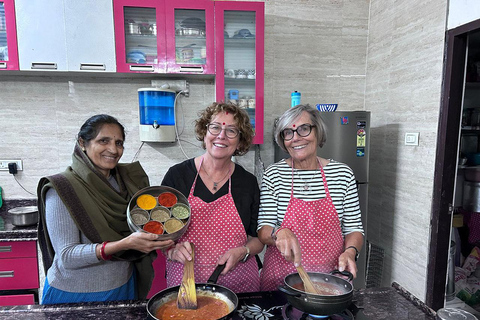 Udaipur: Autentisk indisk matlagningskurs med lunch eller middag