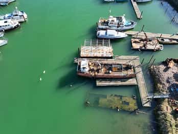Lowestoft: Guided Boat Tour of the Harbour and Lake Lothing