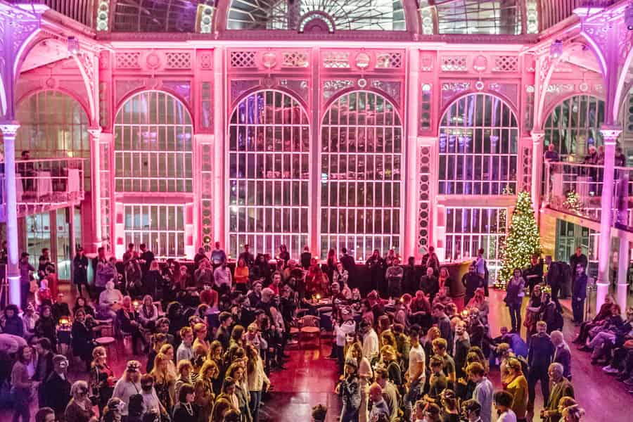 London: Royal Opera House After Hours – mit Silent Disco. Foto: GetYourGuide London: Royal Opera House After Hours – mit Silent Disco. Foto: GetYourGuide