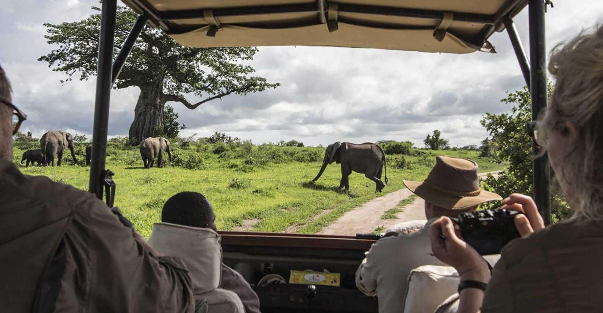 10-day Best Of Kenya Rhino Safari on a 4x4 Land Cruiser Jeep - Housity