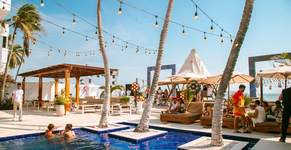 Cartagena: Wala Pass Day, pool, sea, DJ and live shows
