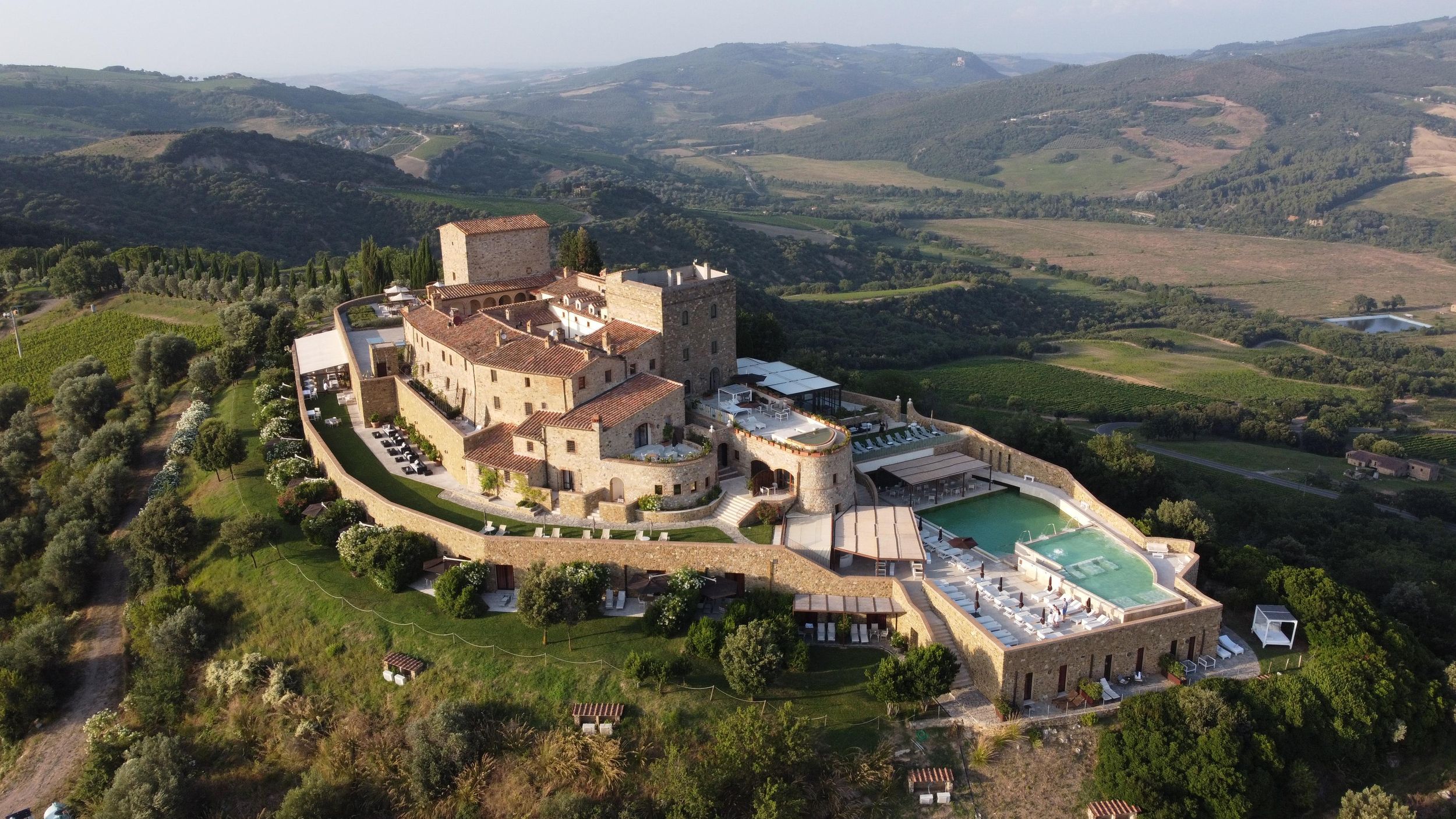 Montalcino: Tageskarte für das Castello di Velona Resort Spa