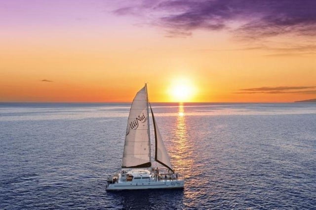 Maui: Alii Nui Luxury Catamaran Day's End Sunset Sail