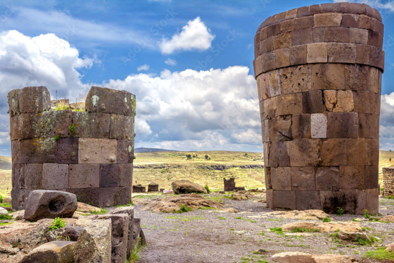 Puno: Lake Titicaca, Uros, & Sillustani Tour with Lunch