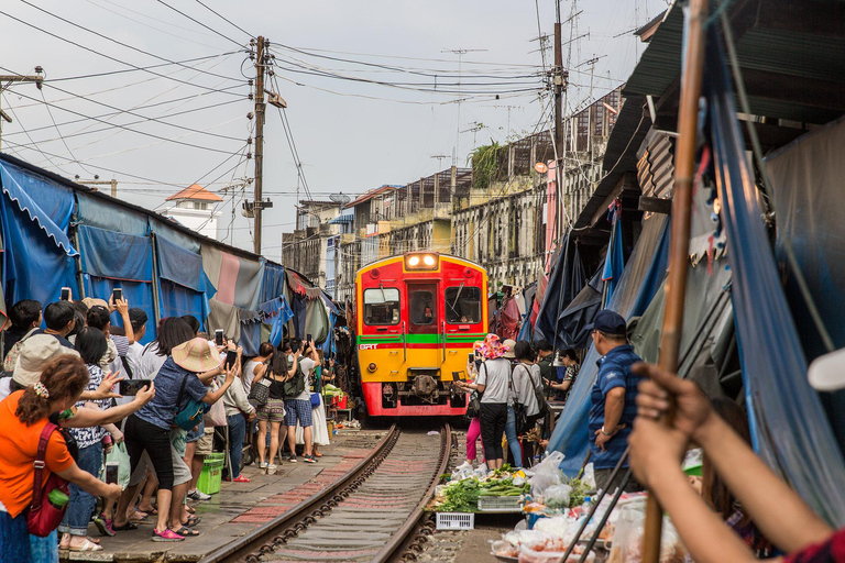 BKK : Private Damnoen Saduak Floating Market &amp; Train Market