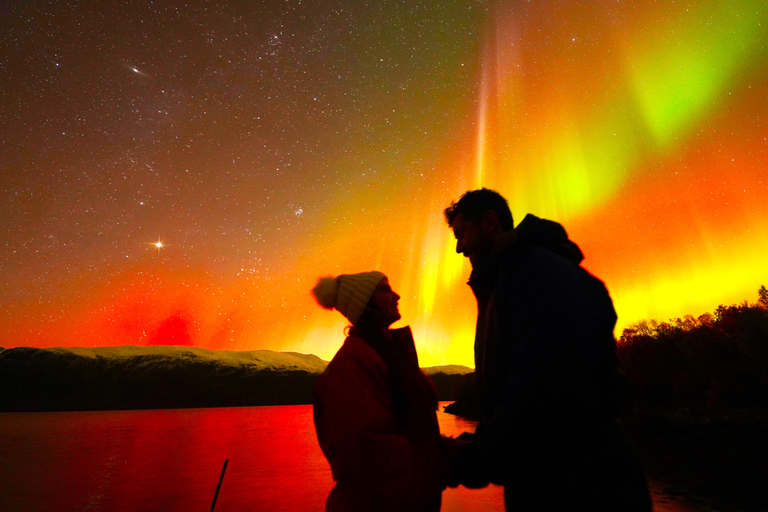 Tromsø: Northern Lights Tour with Free Professional Portrait