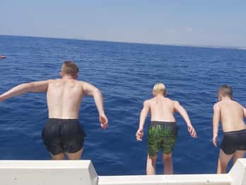 Boat rental with skipper and petrol