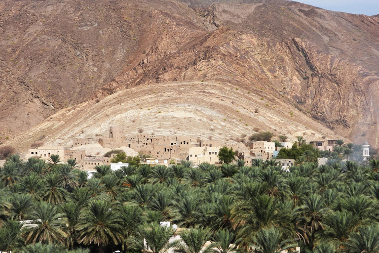 całodniowa wycieczka do suku Birkat Almouz i Nizwa oraz do fortu i Falaj Daris.(CODZIENNIE) całodniowa wycieczka do suku i zamku Nizwa w Falaj Daris