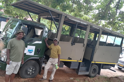 Victoria falls:,Gamedrives todoterreno-landcruiser