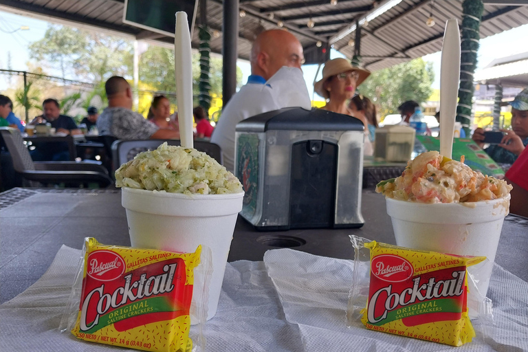 Excursão de comida e bebida do local para o não tão local: Cidade do Panamá