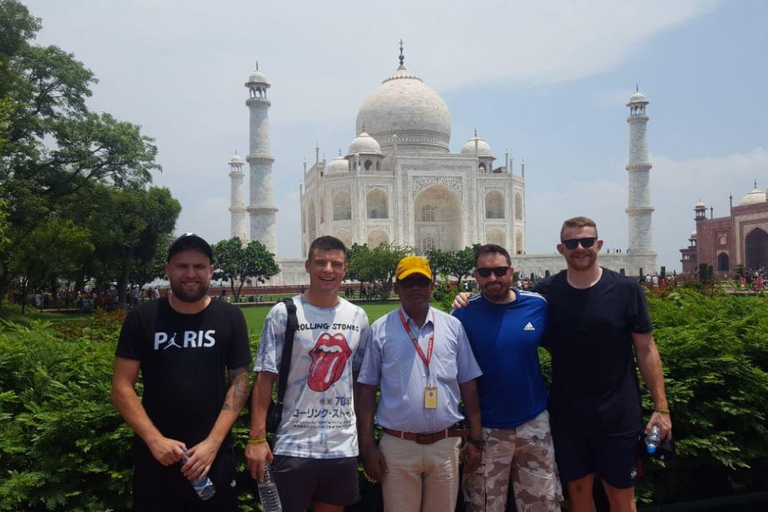 Deedar-E- Taj Mahal Zonsopgang Tour met Gids (Rondleiding met overnachting)