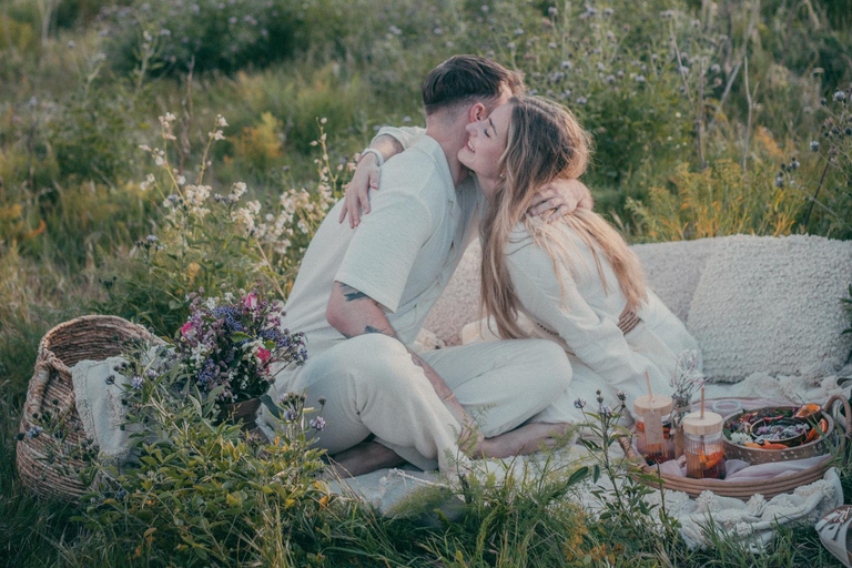 Surprise Engagement on La Palma - Romantic Picnic & Photo Shoot Surprise engagement on La Palma - romantic picnic & photo shoot