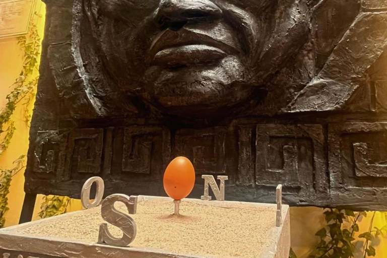 Quito Historic Center: Poncho Museum & Finger Painting Workshop & Souvenir Quito's Historic Center: Poncho Museum, Finger Painting Workshop, and Souvenir